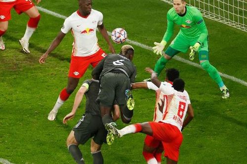 Leipzig 3-2 MU: Leipzig tiễn MU xuống Europa League