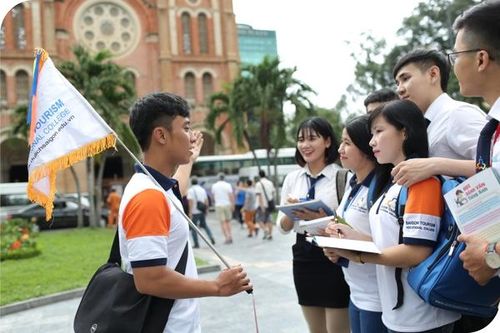 Bộ Tài chính đề xuất gia hạn thời gian giảm 30 khoản phí, lệ phí