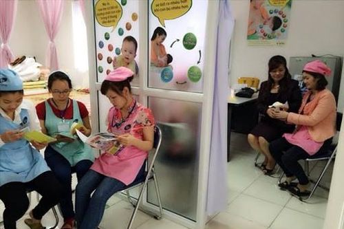 Nuôi con bằng sữa mẹ giúp nữ công nhân tiết kiệm được 12% thu nhập