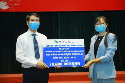 Trao Học bổng Năng lượng Tương lai AES cho sinh viên xuất sắc tại Hà Nội