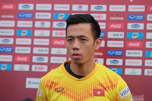 'Nhường' số 10 cho Công Phượng, Văn Quyết nói gì?
