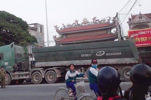 Va chạm với xe 'hổ vồ', người đàn ông tử vong cách nhà vài trăm mét