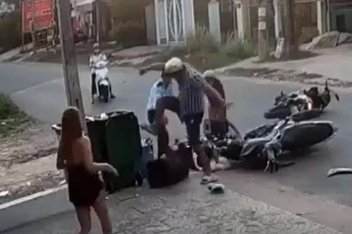 Bộ Giáo dục đề nghị xử lý nghiêm hành vi bạo lực đối với nữ sinh