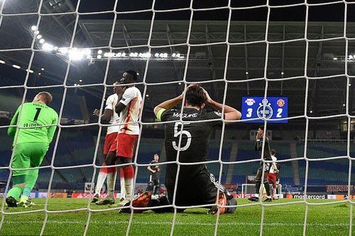 Thất bại ê chề trước RB Leipzig, MU bị loại khỏi Champions League