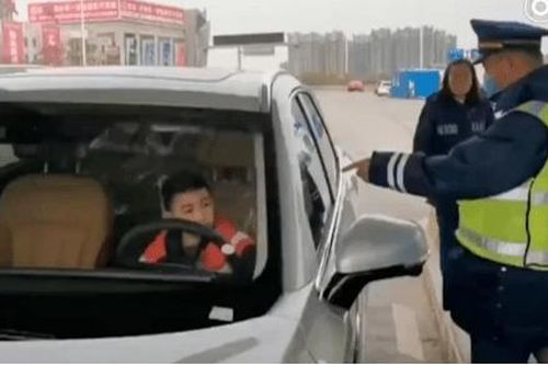 'Quái xế' 10 tuổi trộm xe ôtô để thực hiện ước mơ… khám phá Trung Quốc