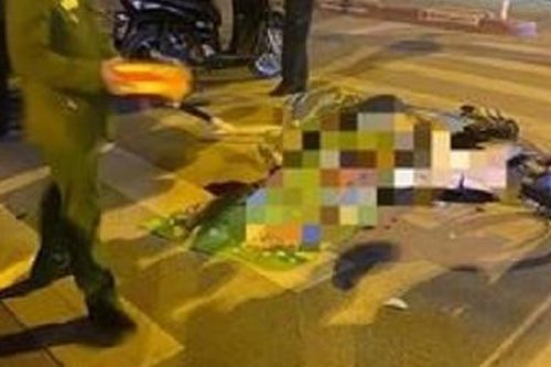Đâm dải phân cách 2 thanh niên tử vong