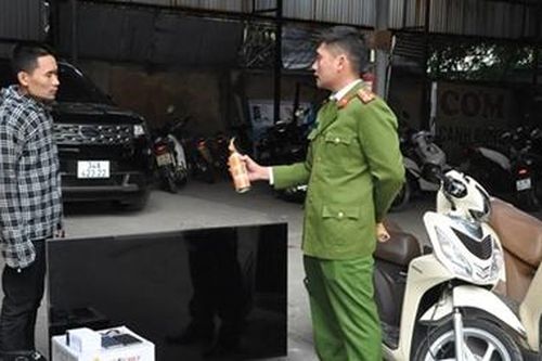 Bắt đạo chích 'kỳ cựu' chuyên dùng đèn khò phá cửa