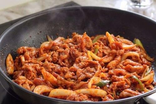 Chỉ là món thịt xào thôi nhưng làm theo kiểu Hàn sẽ vừa ngon lại không ngấy