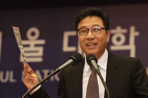 'Ông trùm' SM Lee Soo Man: 'Trong tương lai, con người sẽ có quốc tịch của 'quốc gia ảo''