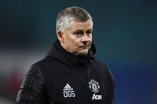 Nhóm cầu thủ MU tỏ thái độ với HLV Solskjaer