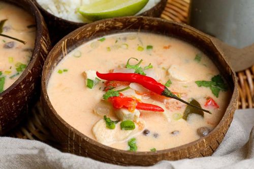 Học làm canh gà cốt dừa chuẩn vị Thái