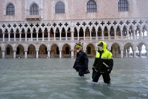 Venice ngập hơn 1 m vì hệ thống chắn lũ không hoạt động