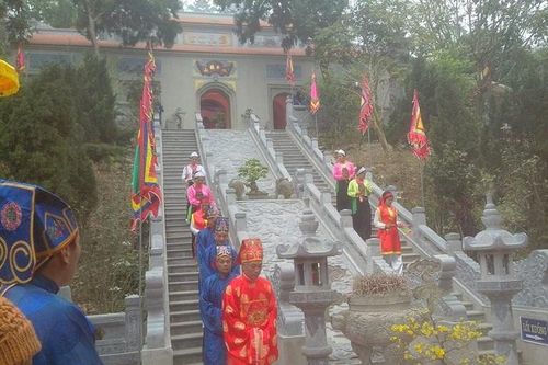 Khôi phục nhiều nghi lễ trong ngày hóa Đức Thánh Tản Viên Sơn