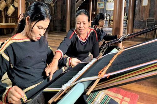 Điểm sáng trong bảo tồn, phát triển văn hóa truyền thống