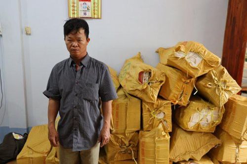 Bắt giữ đối tượng vận chuyển gần 12.000 gói thuốc lá lậu ở Tây Ninh