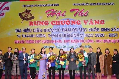 Học sinh 'rung chuông vàng' tìm hiểu kiến thức sức khỏe sinh sản