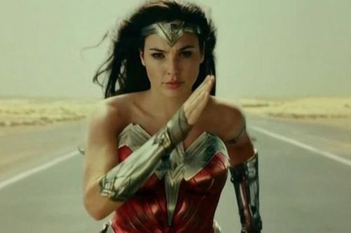 Warner Bros. sẽ chi thêm 10 triệu USD cho Gal Gadot khi phát hành phim trực tuyến