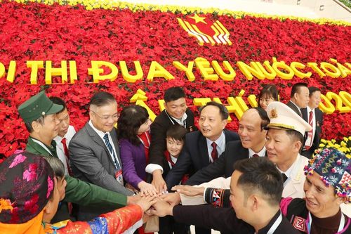 Chủ tịch Quốc hội: 'Những người thi đua là những người yêu nước nhất'