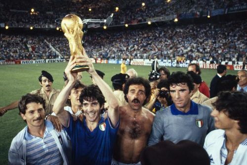 Huyền thoại bóng đá Italia Paolo Rossi qua đời