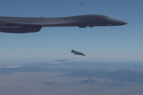Mỹ thử tên lửa hành trình phóng từ máy bay ném bom B-1B Lancer