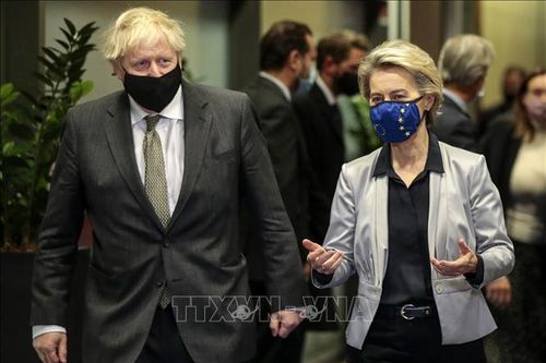 'Thực đơn khó nhằn' trên bàn làm việc Brexit