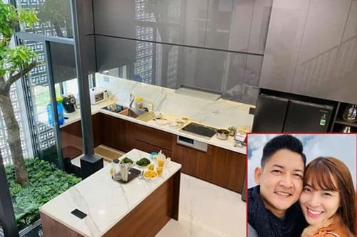 Vợ chồng Hải Băng - Thành Đạt sửa nhà bằng tiền mua một căn hộ cao cấp, nhìn qua đúng là 'sang-xịn'
