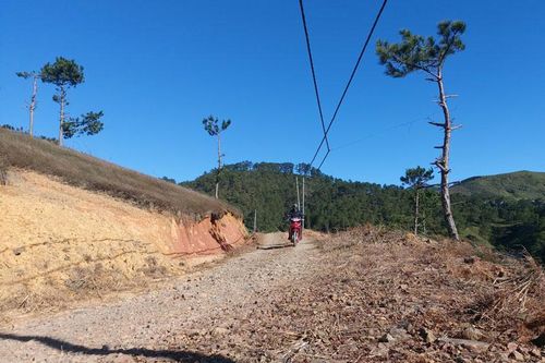 Lạc Dương: Nhân dân hiến đất làm các công trình đường giao thông