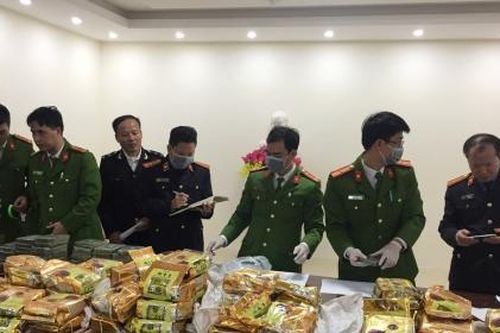 Hải quan Nghệ An bắt giữ hàng trăm kg chất nghi ma túy