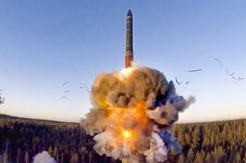 Nga khai hỏa cùng lúc bộ ba hạt nhân theo lệnh của Putin