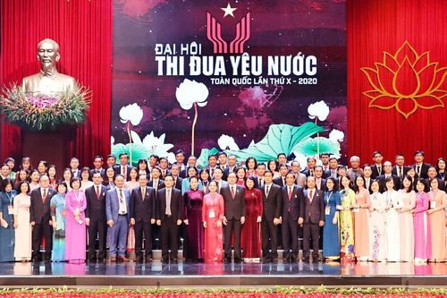 Những câu chuyện cảm động trong Đại hội thi đua yêu nước toàn quốc lần thứ X