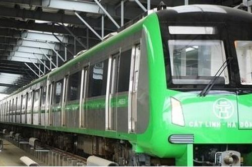 Hành khách mua vé đi tàu điện tuyến Cát Linh-Hà Đông thế nào?