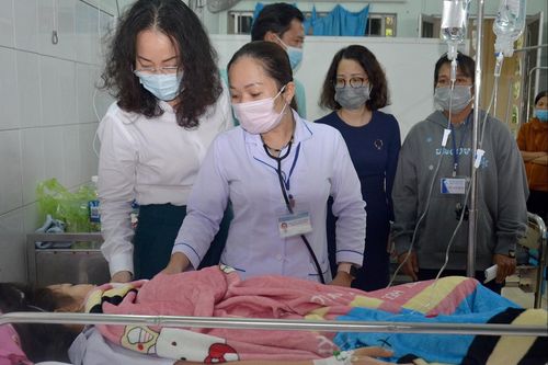 Đề nghị công an điều tra vụ nữ sinh lớp 7 nhảy lầu trong trường học