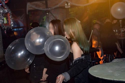 Cảnh báo hậu quả khôn lường từ những trận cười sảng khoái ở giới trẻ