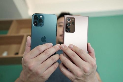 Camera iPhone 'lởm', Apple 'nhờ' Samsung hỗ trợ thế nào?