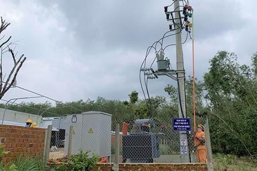 Điện lực Mộ Đức: Nghiệm thu đóng điện TBA Công ty TNHH Đầu tư phát triển năng lượng Thiên Nam Graden