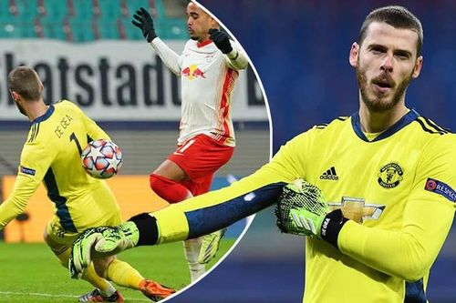 Derby Manchester: Solskjaer nên phế bỏ De Gea