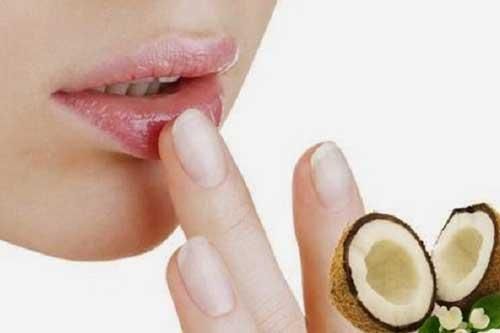 Mặt nạ giữ ẩm thiên nhiên có tác dụng thần kỳ cho đôi môi mùa lạnh