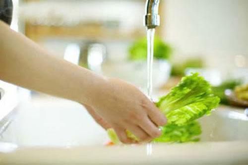 Cách loại bỏ ký sinh trùng ở rau quả
