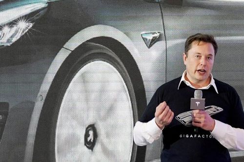 Tỉ phú Elon Musk chê doanh nghiệp Mỹ sử dụng quá nhiều 'thạc sĩ giấy'