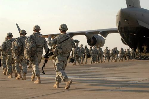 Mỹ tiếp tục điều B-52 đến Trung Đông, quân đội đặt trong tình trạng báo động cao