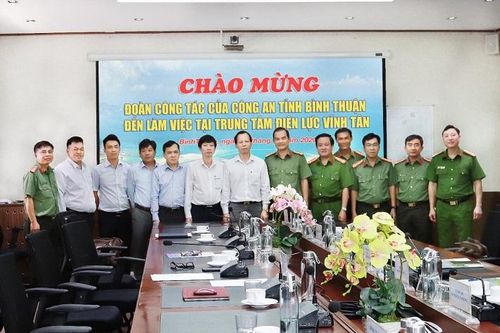 Đoàn công tác Công an tỉnh Bình Thuận làm việc đối thoại tại Trung tâm Điện lực Vĩnh Tân