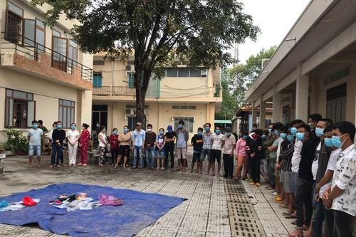 Sòng bạc di động 'núp bóng' đám tang thu lời 50 triệu/đêm