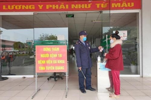 Phòng COVID-19 người bệnh an tâm đến BV Tuyên Quang khám, chữa bệnh