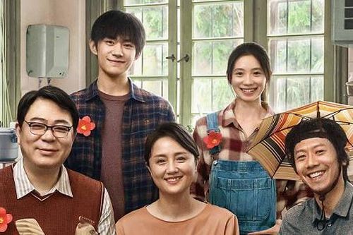 Phải chăng Dịch Dương Thiên Tỉ sẽ thêm kỷ lục mới với 'Tặng Bạn Một Đóa Hoa Nhỏ Màu Đỏ'?