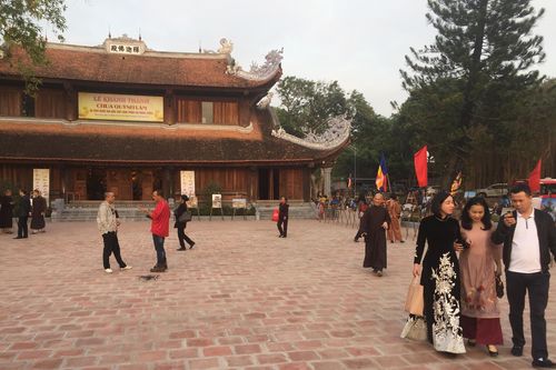 Quảng Ninh: Trưng bày 70 tác phẩm ảnh về chùa Quỳnh Lâm