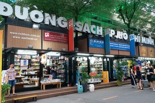 Đường sách TP.HCM hoạt động trở lại
