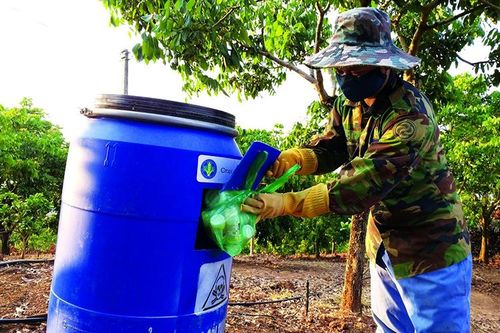 Nâng cao trách nhiệm người dân trong sử dụng thuốc bảo vệ thực vật