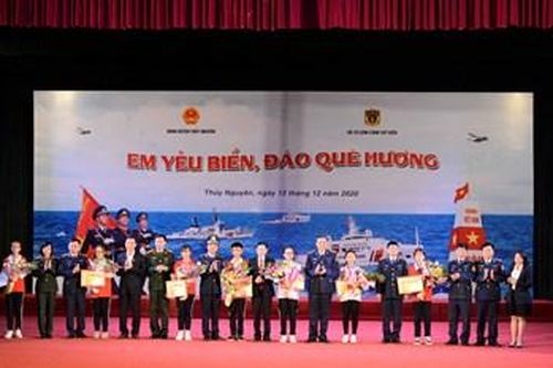 Bồi dưỡng, nâng cao kiến thức về biển, đảo cho thế hệ trẻ