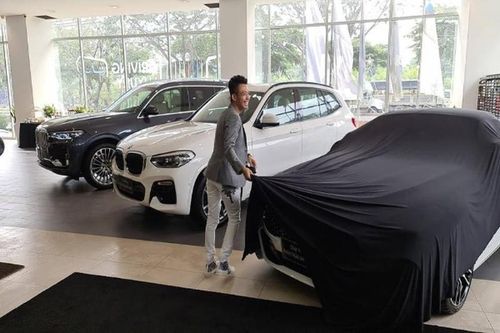 Đại gia Minh Nhựa 'phóng tay' shopping siêu xe, dân tình nhìn mà choáng
