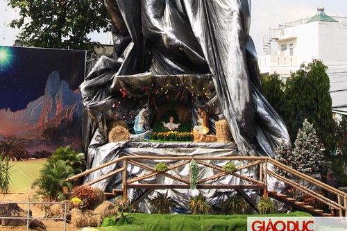 Đồng Nai: Nhiều nhà thờ lớn tất bật chuẩn bị đón Giáng sinh